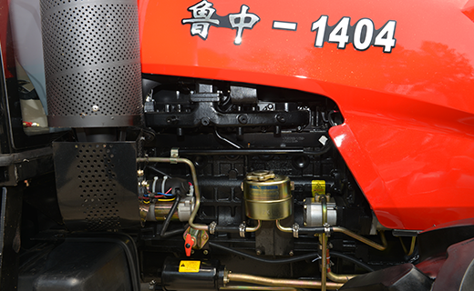AG百家乐-1404型拖拉机