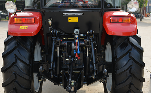 AG百家乐-704型拖拉机